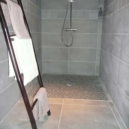 Le Domaine Erleak Panzió